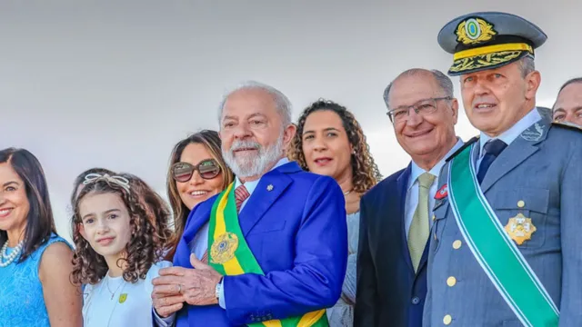 Imagem ilustrativa da notícia 7 de setembro: Lula acompanha o evento ao lado de ministros