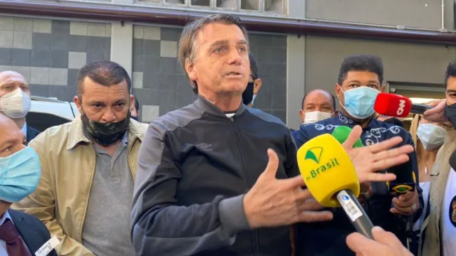 Imagem ilustrativa da notícia Jair Bolsonaro recebe alta médica após três cirurgias 