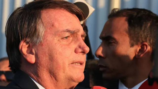 Imagem ilustrativa da notícia Maioria do TSE decide manter inelegibilidade de Bolsonaro