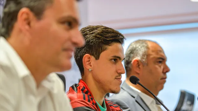 Imagem ilustrativa da notícia Flamengo fará jogo duro com Zenit para não vender Pedro