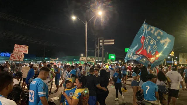 Imagem ilustrativa da notícia VEJA OS VÍDEOS: torcida faz festa na chegada do Paysandu