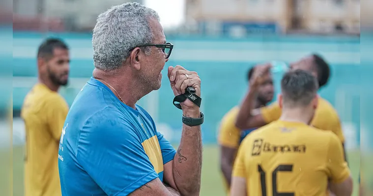 Imagem ilustrativa da notícia Hélio ajusta "máquina" do Paysandu para encarar Botafogo-PB