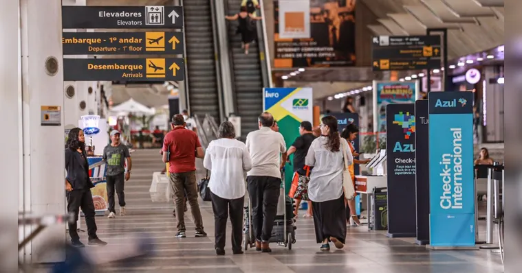 Imagem ilustrativa da notícia Belém: homem fica preso no elevador e passa mal no aeroporto 