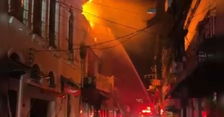 Imagem ilustrativa da notícia VÍDEO: grande incêndio destrói sete lojas no Centro de Belém  
