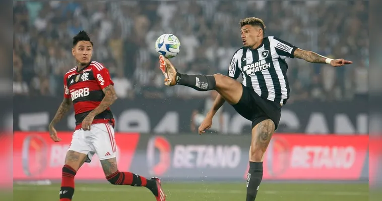 Imagem ilustrativa da notícia Flamengo vence e acaba com hegemonia do Botafogo no Engenhão