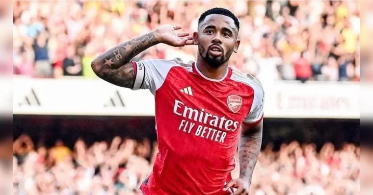 Imagem ilustrativa da notícia Arsenal faz 2 nos acréscimos e vira sobre o United no Inglês