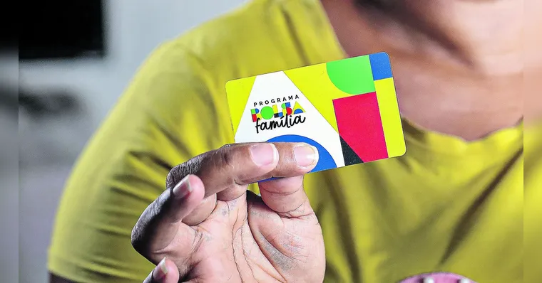 Imagem ilustrativa da notícia Bolsa Família e BPC terão revisão. Veja calendário e corte