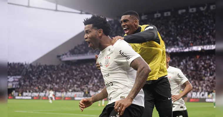 Imagem ilustrativa da notícia Corinthians vira sobre Coritiba em 1 minuto e segue invicto