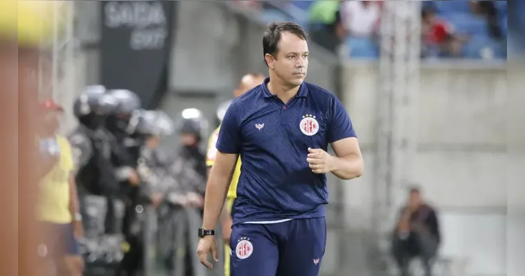 Imagem ilustrativa da notícia Dado Cavalcanti é o novo auxiliar de Diniz na Seleção