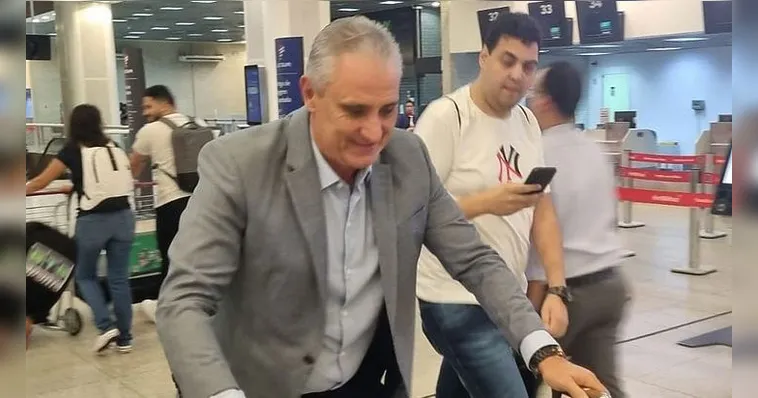 Imagem ilustrativa da notícia Tite desembarca no Rio e se cala sobre acordo com o Flamengo