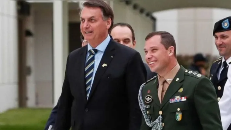 Imagem ilustrativa da notícia Mauro Cid vai provar que Bolsonaro chefiou esquema de joias