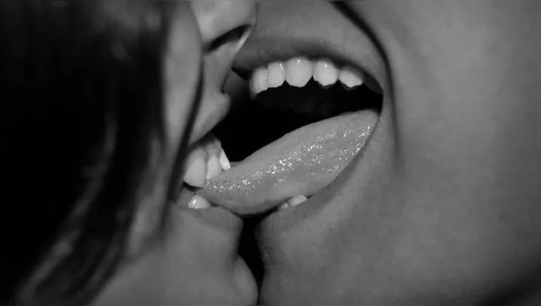 Imagem ilustrativa da notícia Entenda a importância do beijo na boca durante o sexo