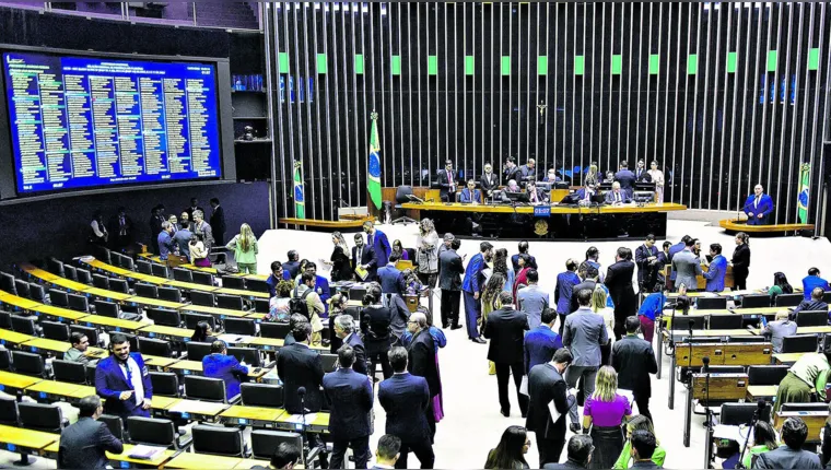 Imagem ilustrativa da notícia Congresso aprova novas regras e põe fim ao teto de gastos