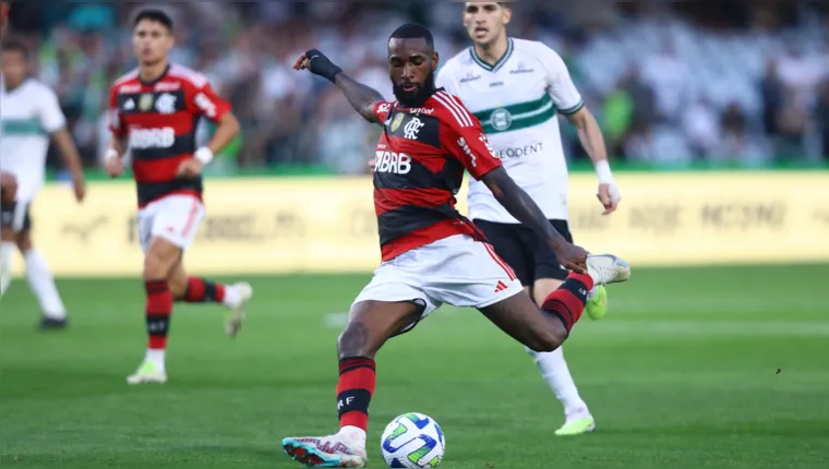 Imagem ilustrativa da notícia Flamengo vence Coritiba com golaço de Gerson no final