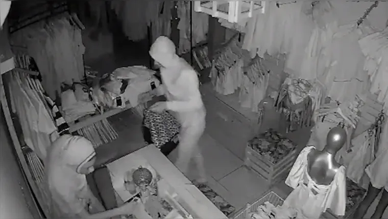 Imagem ilustrativa da notícia Vídeo: Loja no bairro da Condor é alvo de assaltantes