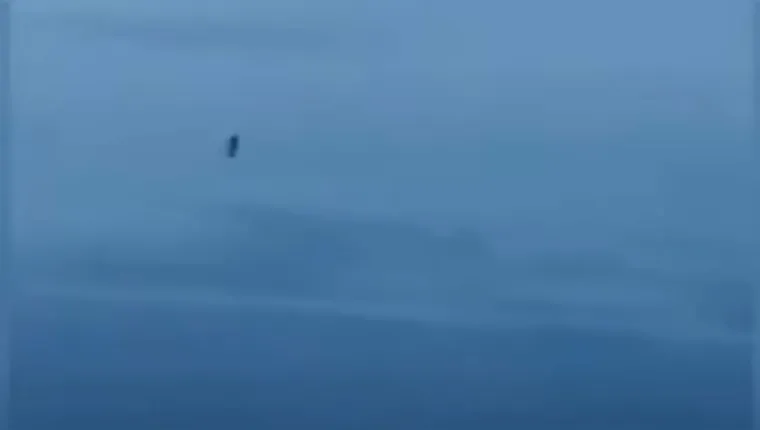 Imagem ilustrativa da notícia Vídeo: piloto filma humanoide voando no céu de Los Angeles
