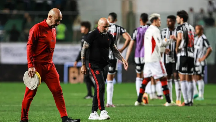 Imagem ilustrativa da notícia Flamengo demite preparador que deu soco no rosto de Pedro