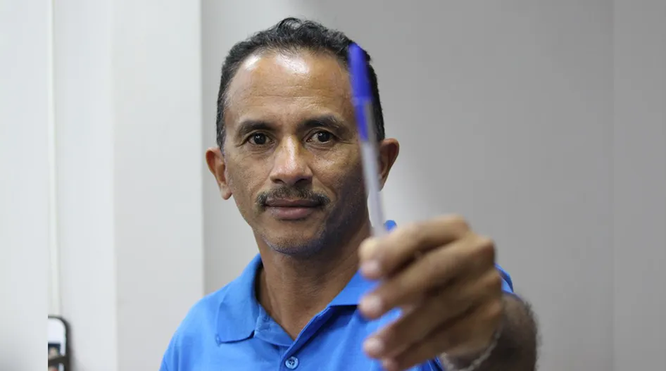 O cantor Manoel Gomes, conhecido pelo hit "Azul Caneta", é o mais novo contratado do SBT.