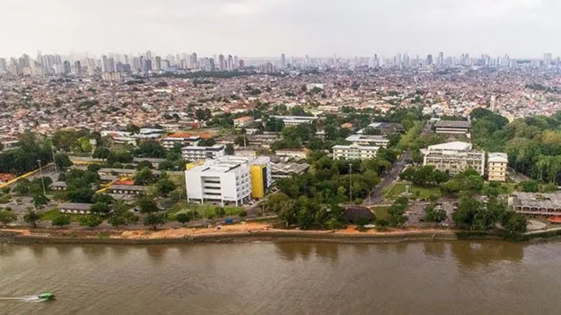 Vista da UFPA com Belém ao fundo