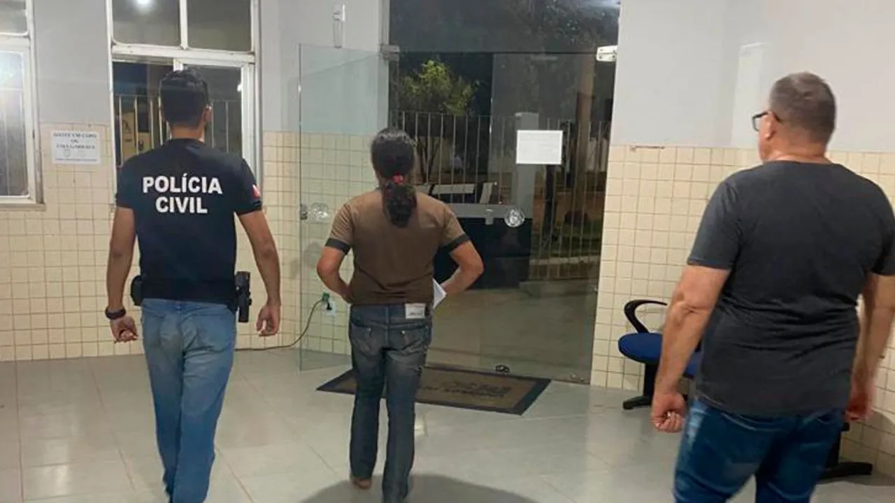 A acusada golpeou a ex-companheira com uma faca