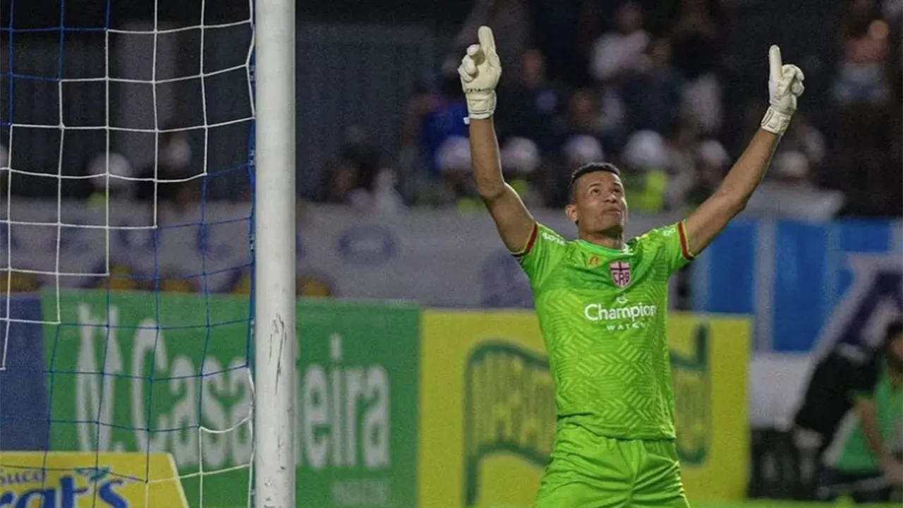 Goleiro chega com fama de pegador de pênaltis ao Paysandu