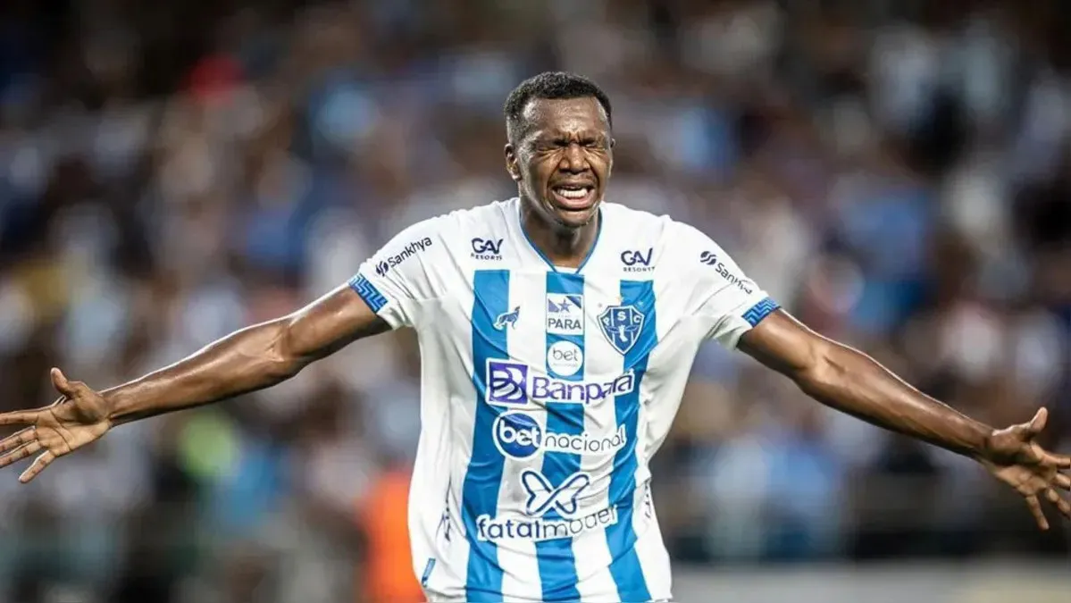 Jacy Maranhão comemora o gol da vitória sobre o Botafogo-PB, que praticamente selou o acesso do Papão à Série B.