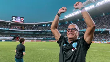 Treinador foi um dos principais responsáveis pelo acesso