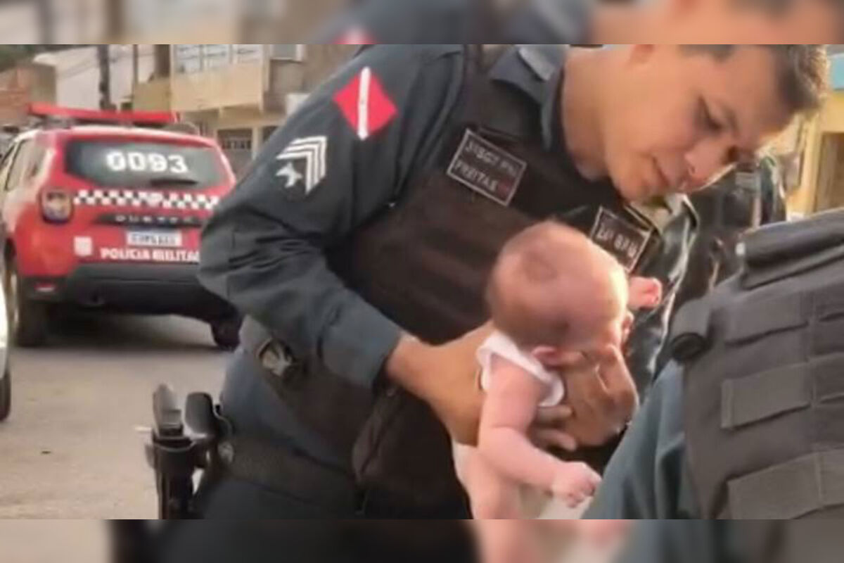 PMs salvam a bebê de 2 meses da morte por engasgo em Belém