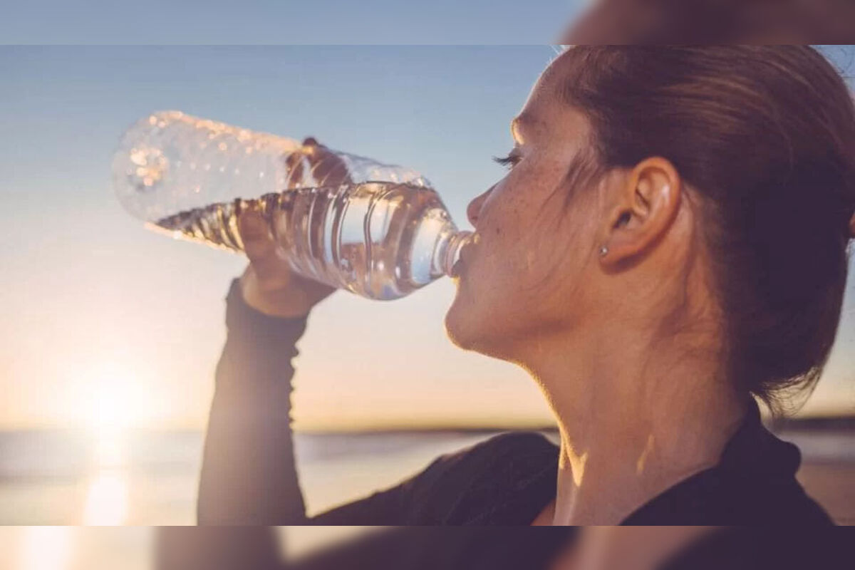 Bebe pouca água? Nutricionista aponta sinais de desidratação
