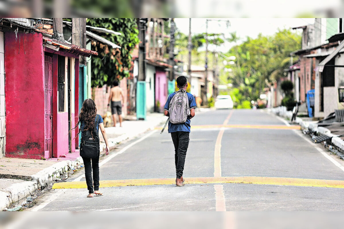 Governo leva asfalto para 11 ruas do bairro do Tapanã