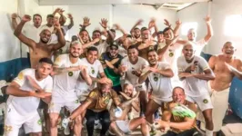 Elenco do Canaã comemora o acesso pela primeira vez na história do futebol paraense