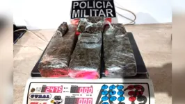 Pacotes de drogas foram encontrados na mochila do suspeito