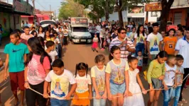 Crianças saíram em procissão no bairro Liberdade em Marabá