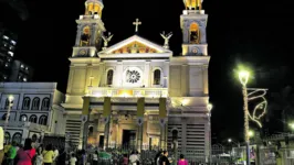 Basílica ficou toda iluminada para a abertura oficial do Círio de Nazaré na noite de ontem