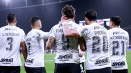 Timão venceu o Furacão com falha de Bento