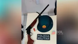 Espingarda calibre 22 foi apreendida em poder do acusado