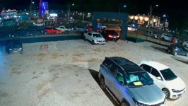 Homem entrou no estacionamento e foi direto ao veículo