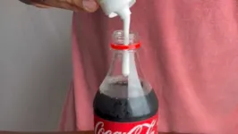 Um super limpa aluminio com coca-cola e pasta de dente pra deixar sua casa brilhando