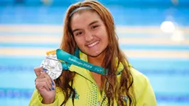 A primeira medalha do Brasil veio com Mafê Costa nos 200m livre feminino