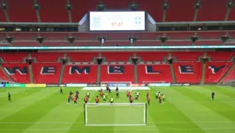 Seleção Brasileira durante treinamento no Estádio Wembley, na Inglaterra
