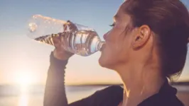 Evitar beber água faz mal ao organismo e a saúde
