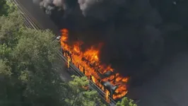 Os ônibus foram incendiados em ruas da zona oeste do Rio.