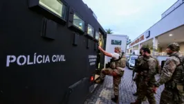 Mil policiais participaram das ações