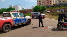 Um dos criminosos morreu em troca de tiros com a polícia