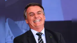 Jair Bolsonaro acertou a quadra do último sorteio da Mega e vai embolsar R$ 6 mil, junto com o pessoal do seu bolão
