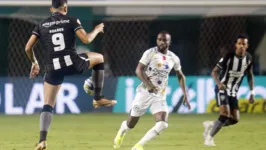 Tiquinho Soares lidera o ataque do Botafogo, que enfrenta o Goiás, nesta segunda-feira (2), no Engenhão.