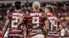 Bruno Henrique, Gabigol e Arrascaeta jogam juntos desde 2019, quando chegaram ao Flamengo.