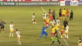 Uma briga generalizada entre os jogadores de Amazonas e Brusque marcou o encerramento da Série C 2023.