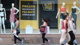 "Tudo pela metade do dobro": fique atento para não ser enganado nas promoções anunciadas na black friday