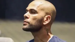 Defesa de Daniel Alves tenta negociar acordo judicial na Espanha.